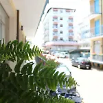 Azzorre Hotell 3*